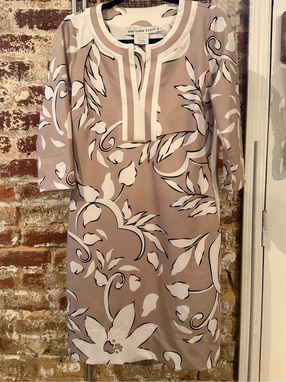 Gretchen Scott Jersey Split Neck Dress Khaki Full Bloom, Size M - Picture 5 of 7